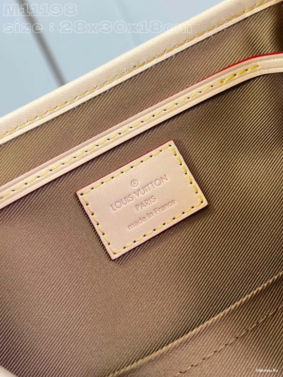 LOUIS MONTSOURIS PM VUITTON 1225